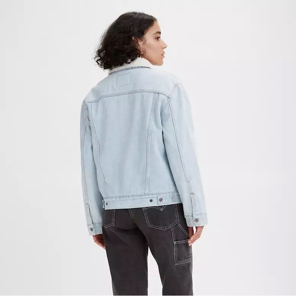 NEW Women Levi’s Ex-Boyfriend Sherpa Trucker Jacket - Picture 13 of 13